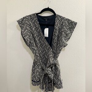 NWT Banana Republic Womens Small Black & White Floral Wrap Top